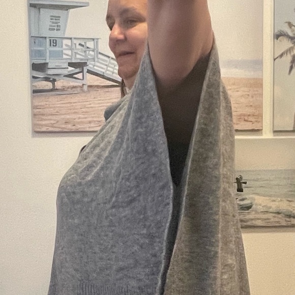 A new day OSFM gray poncho type sweater. NWT. Made with recycled polyester - Picture 3 of 8